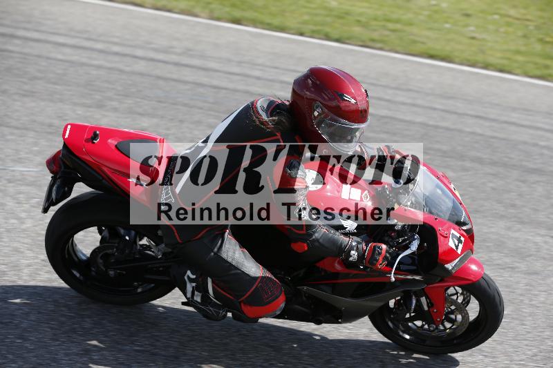 /Archiv-2025/09 22.04.2025 Cornu Master School ADR/rot-rouge/42